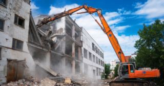 Промышленный демонтаж зданий Елизово, цена от 2942 руб.